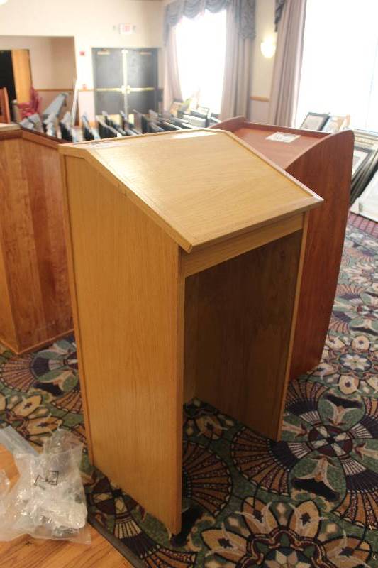 lot 765 image: Wood Speaker Podium