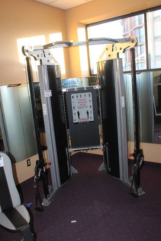 lot 321 image: CM-325 Functional Trainer