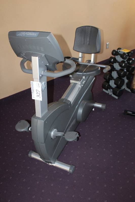 lot 327 image: Life Fitness Exercise Bike