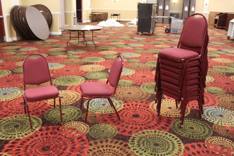 lot 786 image: Lot of (10) Padded Dining Chairs
