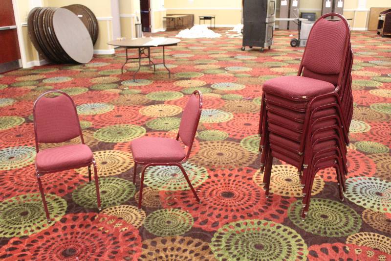 lot 802 image: Lot of (10) Padded Dining Chairs