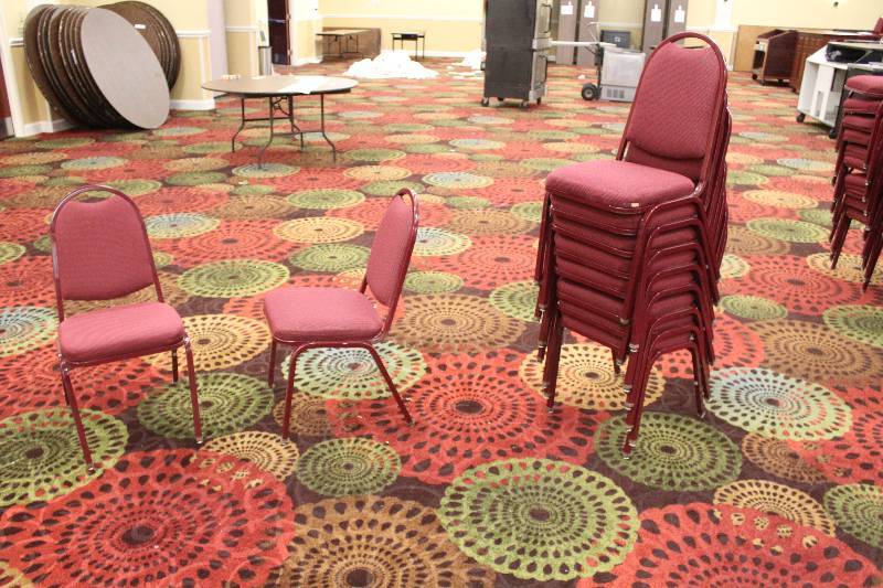 lot 806 image: Lot of (10) Padded Dining Chairs