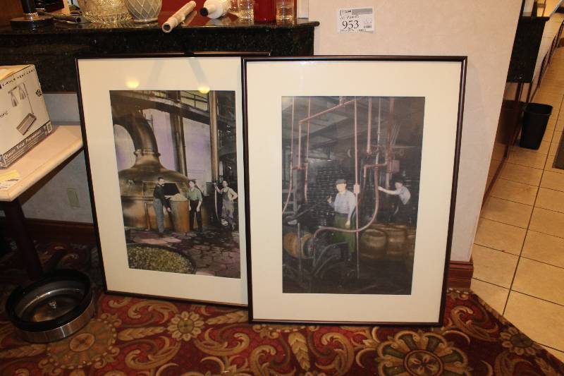 lot 953 image: Lot of (2) Framed Wall Art