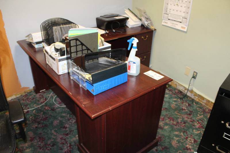 lot 974 image: Computer Desk & Contents Except Scanner