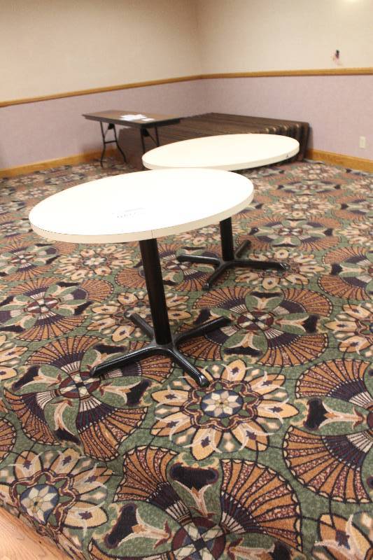 lot 1002 image: Lot of (2) 36in. Round Tables