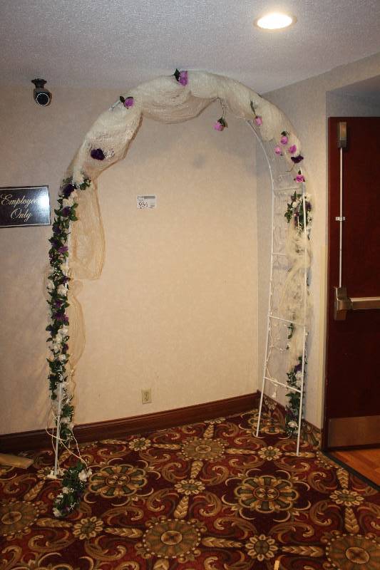 lot 954 image: Decorative Indoor Trellis
