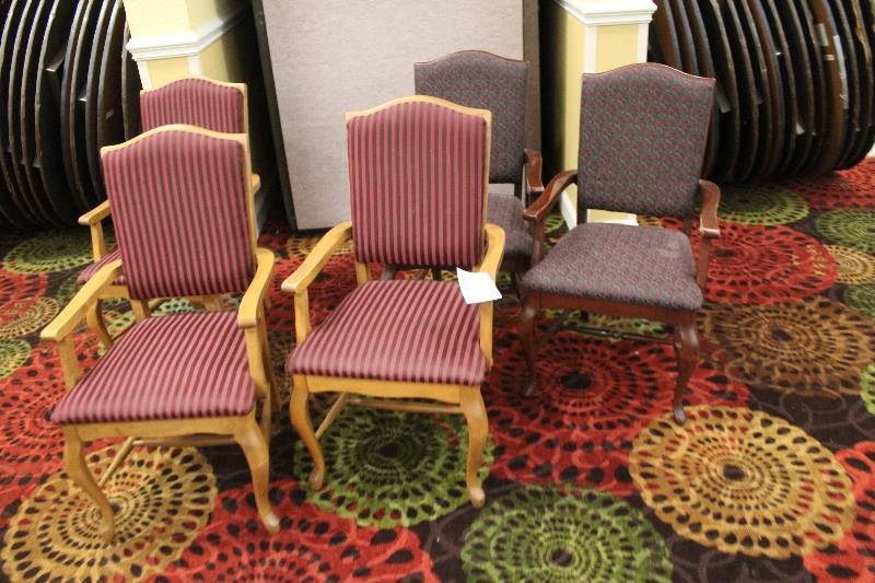 lot 1054 image: Lot of (6) Chairs