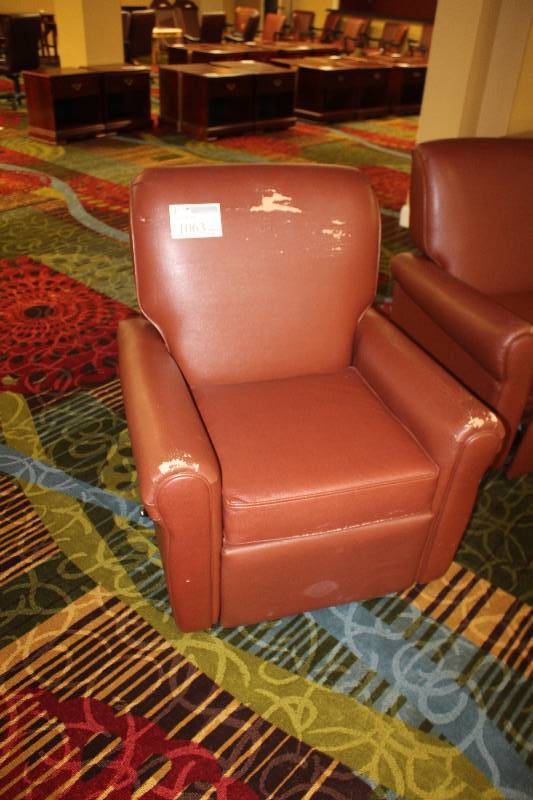 lot 1063 image: Recliner
