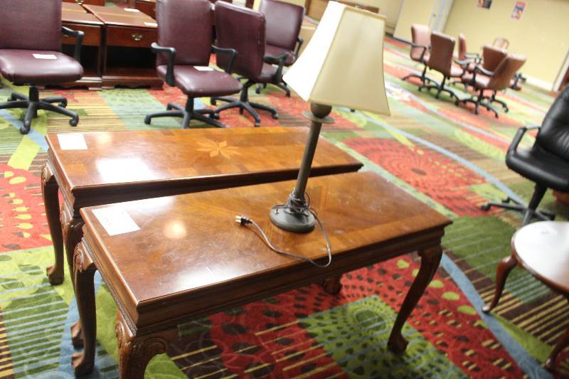 lot 1066 image: Sofa Table & Lamp