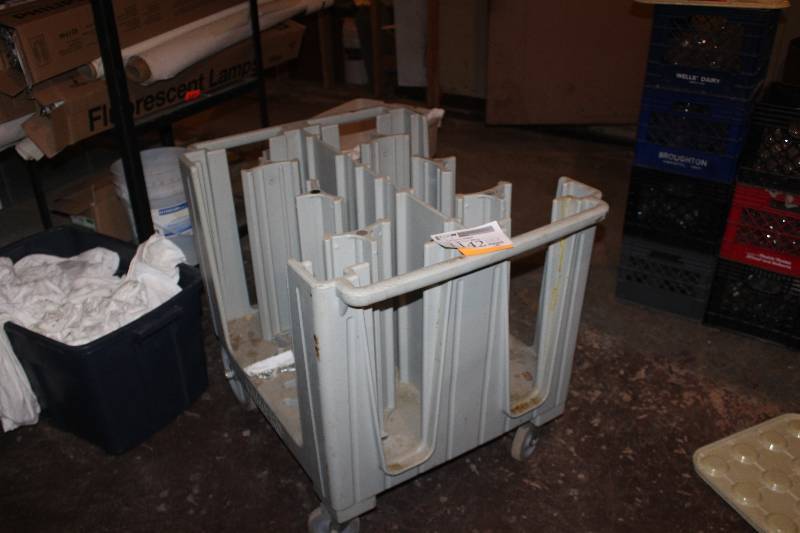 lot 1142 image: 4-Wheel Dish Cart