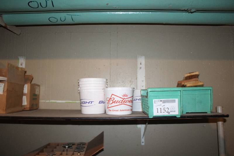 lot 1152 image: Shelf Lot Includes Plastic Containers, Food Covers, And More
