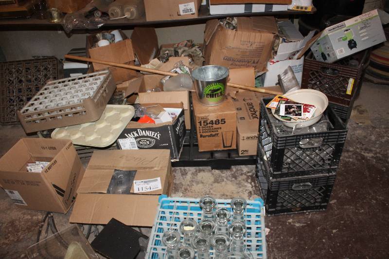 lot 1154 image: Everything On Floor