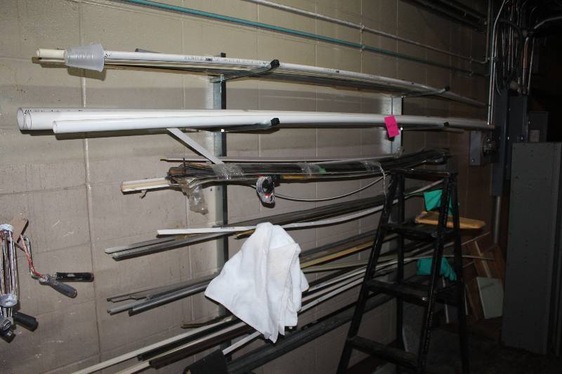 lot 1132 image: Wall Lot of Pipe, Steel