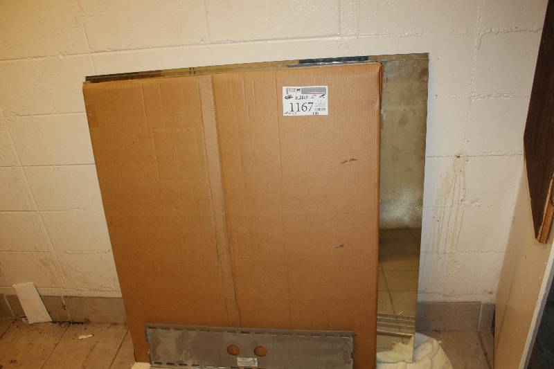lot 1167 image: Lot of (Approximately 3) Wall Mirror