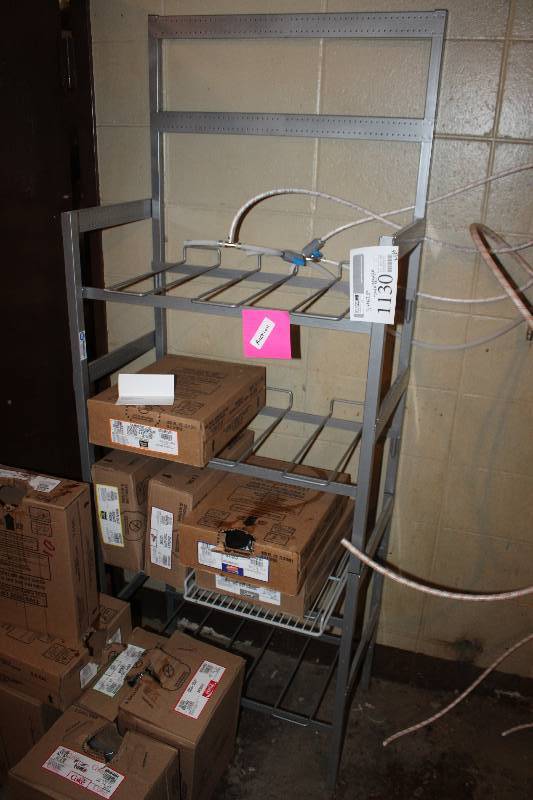 lot 1130 image: 4-Shelf Metal Display Rack