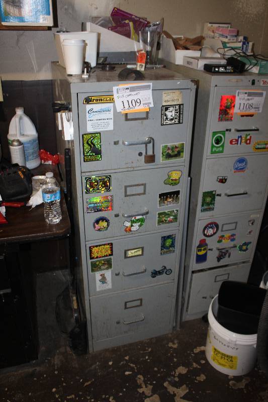 lot 1109 image: 4-Drawer Metal File Cabinet