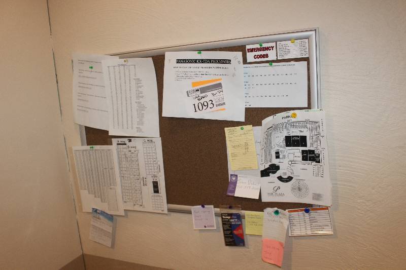 lot 1093 image: Cork Board