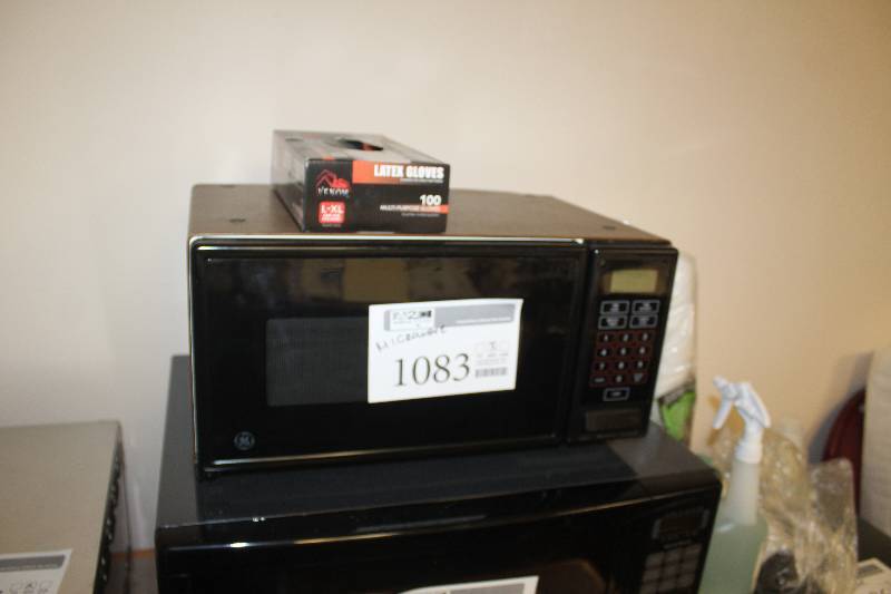 lot 1083 image: GE Microwave