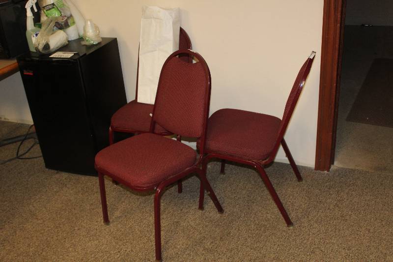 lot 1081 image: Lot of (6) Chairs