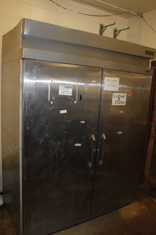 lot 1075 image: Commercial Stainless Steel Refrigerator w Racks