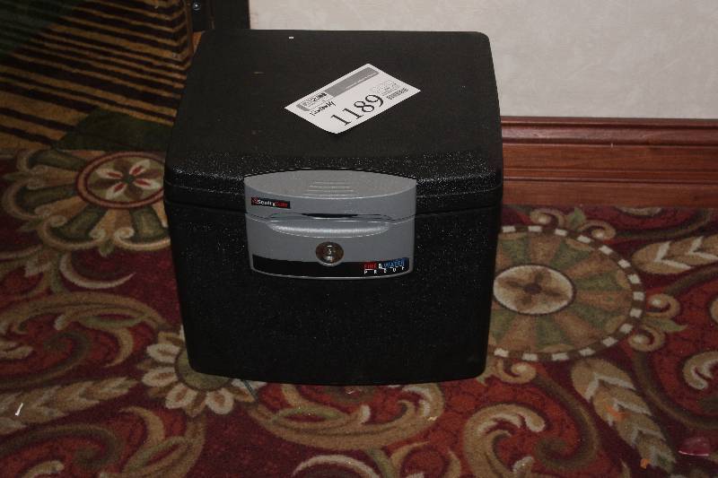 lot 1189 image: Sentry Fire & Water Proof Safe