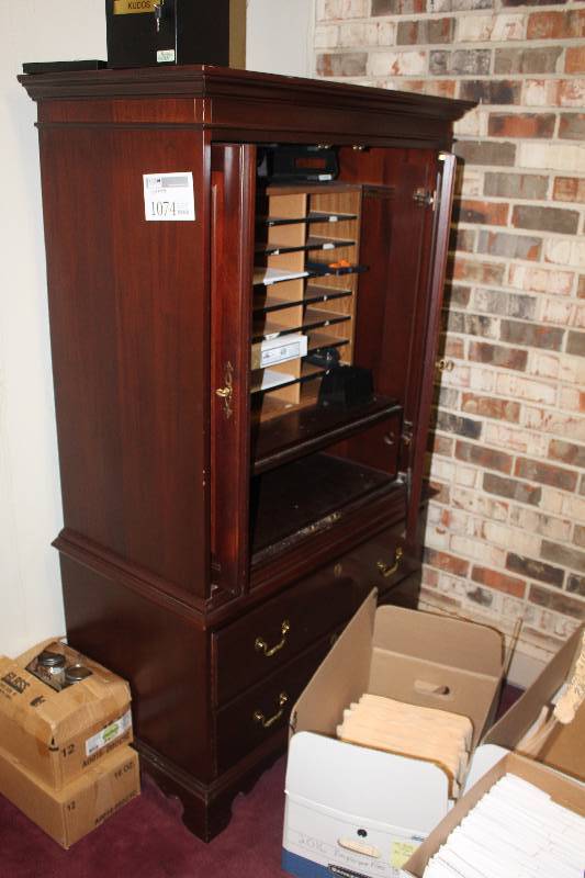 lot 1074 image: Dresser and Armoire Combination