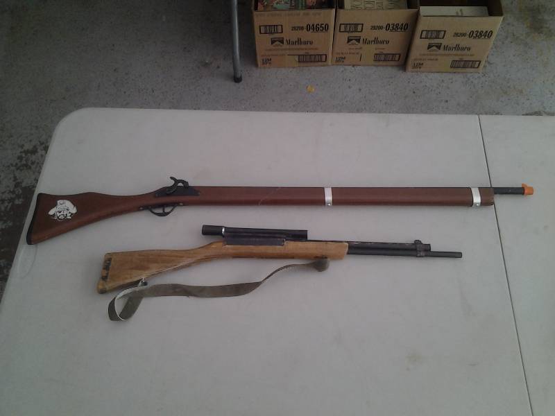 lot 8 image: 2-Toy Rifles By Parris Guns