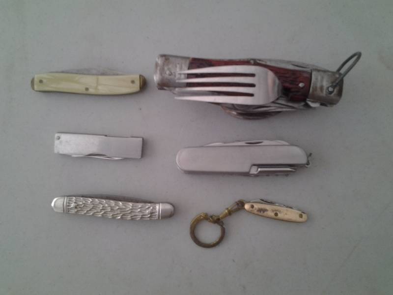 lot 21 image: 6-Pocket Jack Knives
