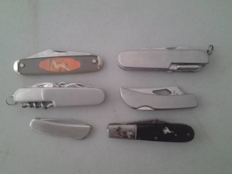 lot 22 image: 6-Pocket Jack Knives
