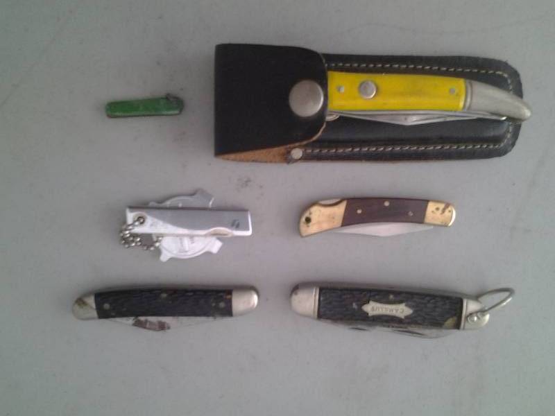 lot 28 image: 6-Pocket Jack Knives