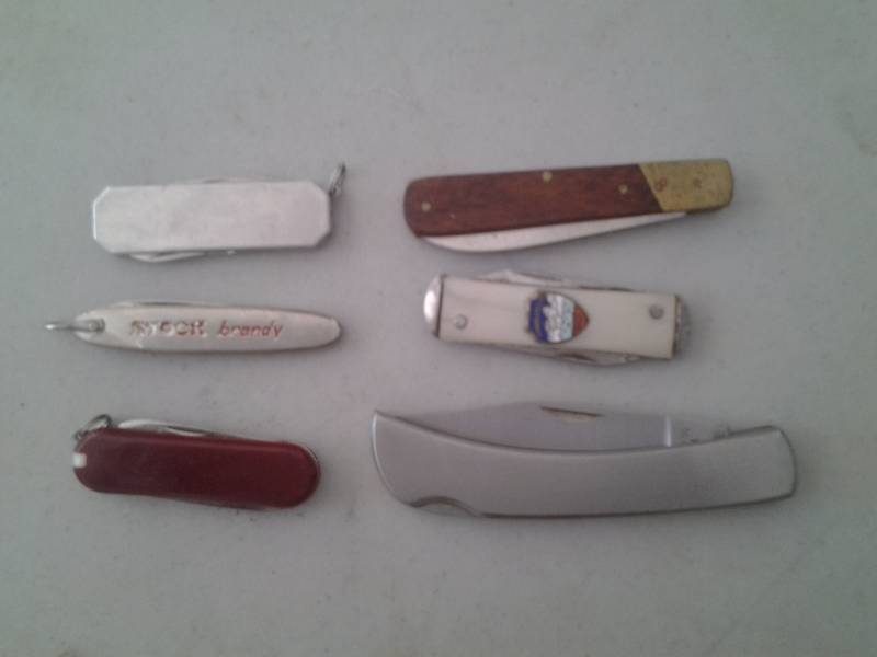 lot 29 image: 6-Pocket Jack Knives