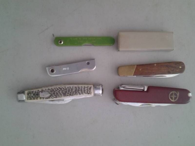 lot 36 image: 6-Pocket Jack Knives