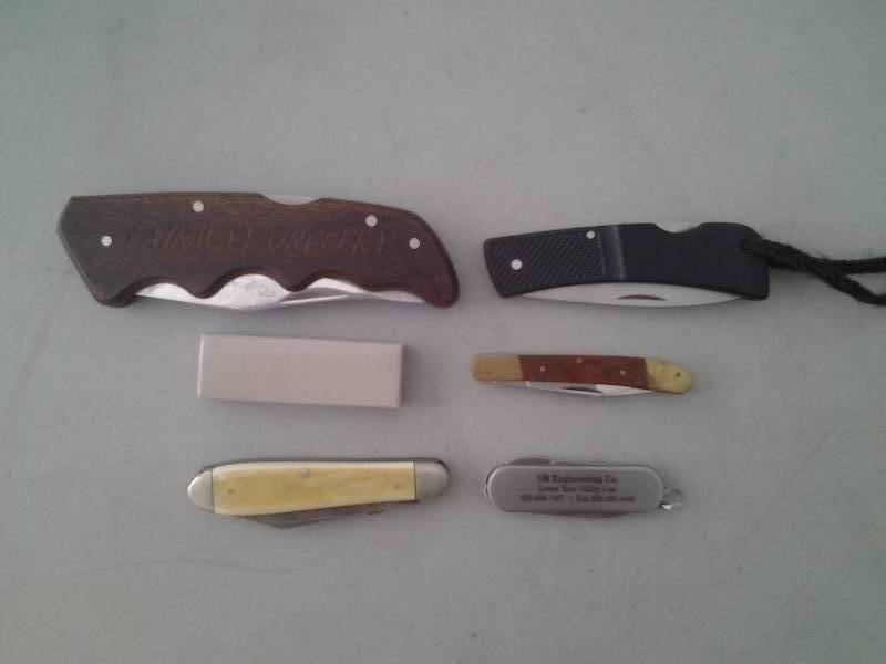 lot 37 image: 6-Pocket Jack Knives