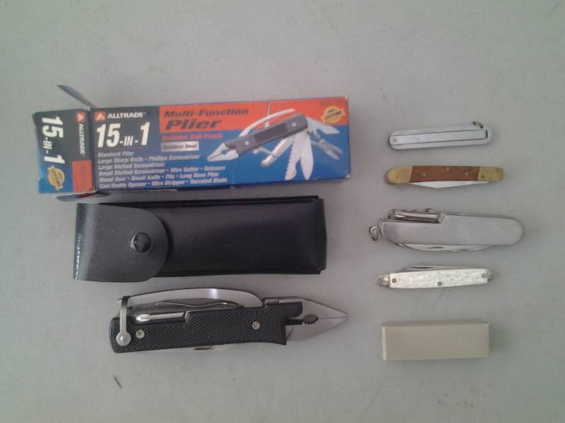 lot 40 image: 6-Pocket Jack Knives