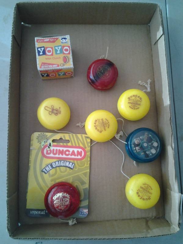 lot 66 image: 8-Duncan Yo Yos