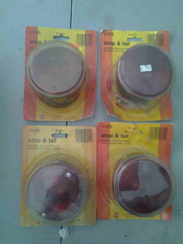 lot 75 image: 4-Trailer Tail Lights