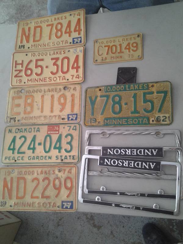 lot 81 image: Collection Of Vintage License Plates (1962-70s) & License Plate Frames