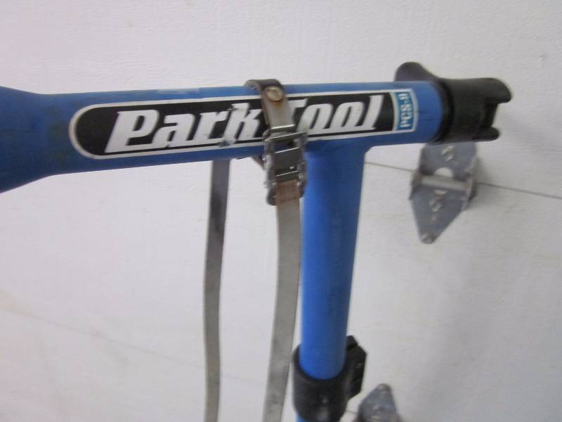 lot 28 image: Portable Bike Repair Station