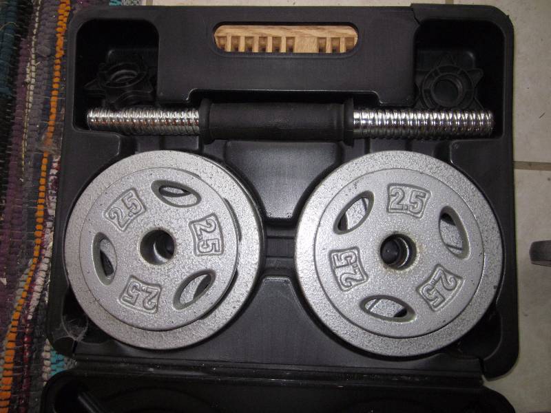 lot 78 image: Dumbell Weight Set