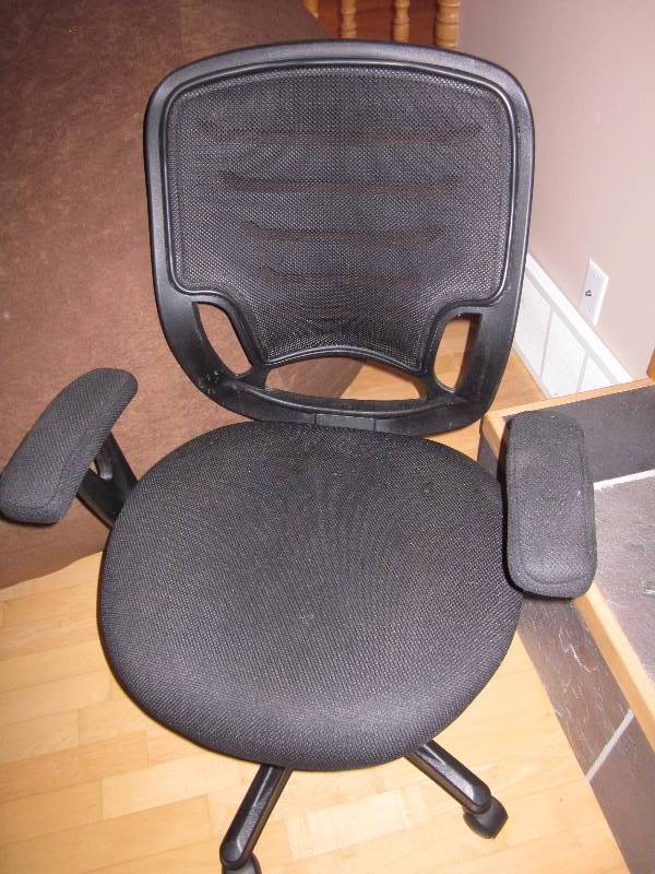 lot 82 image: Office Chair and Bean Bag Chair