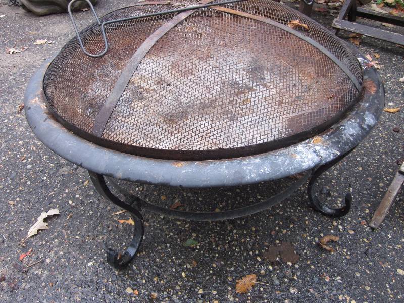 lot 91 image: Adorondak set and Fire Pit