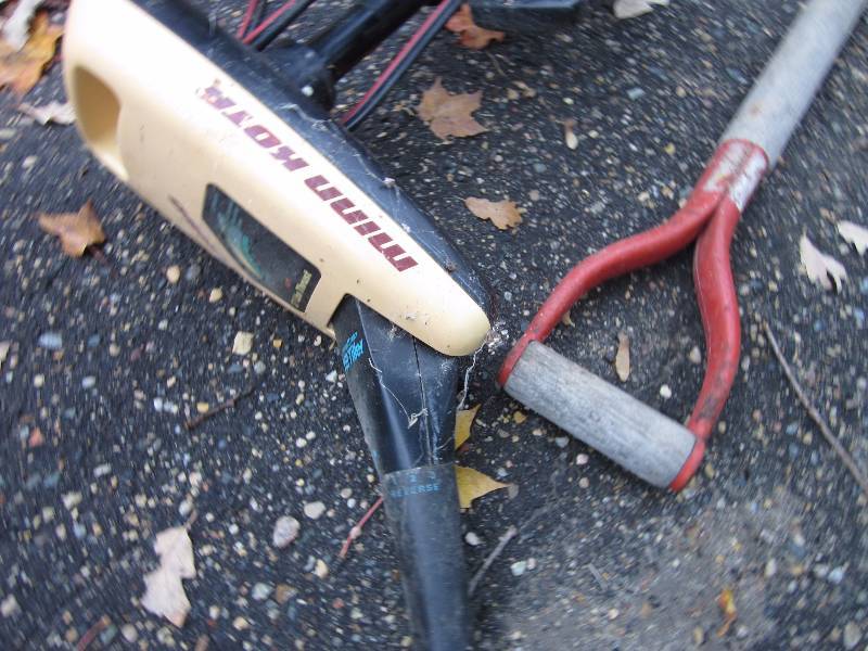 lot 94 image: Minn Kota Trolling Motor & Garden Fork