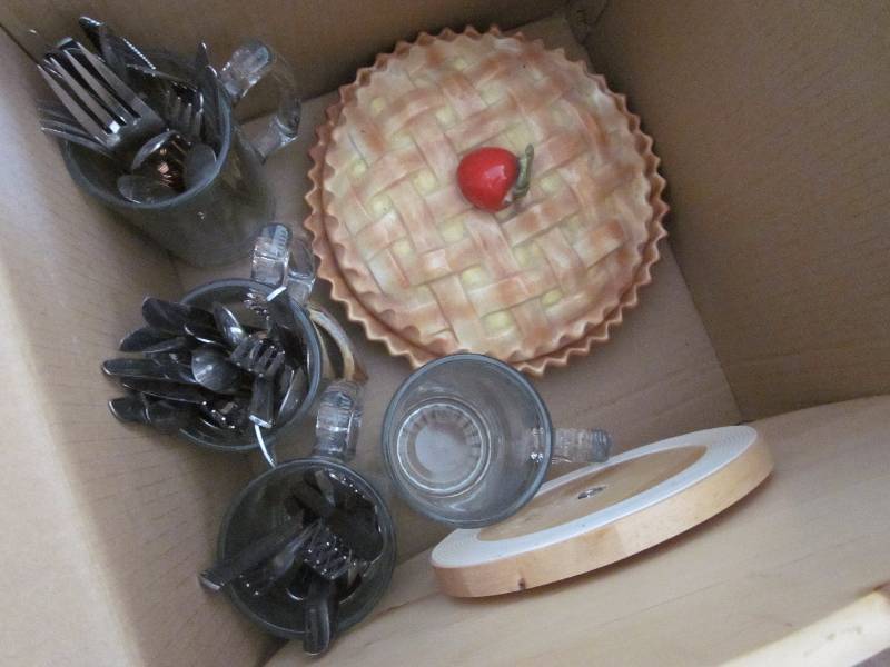 lot 46 image: 2 Boxes and 1 Bin of misc