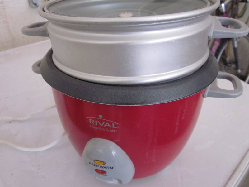 lot 48 image: Kitchen Small Electrics
