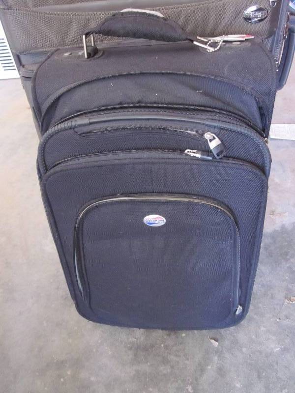 lot 52 image: Luggage