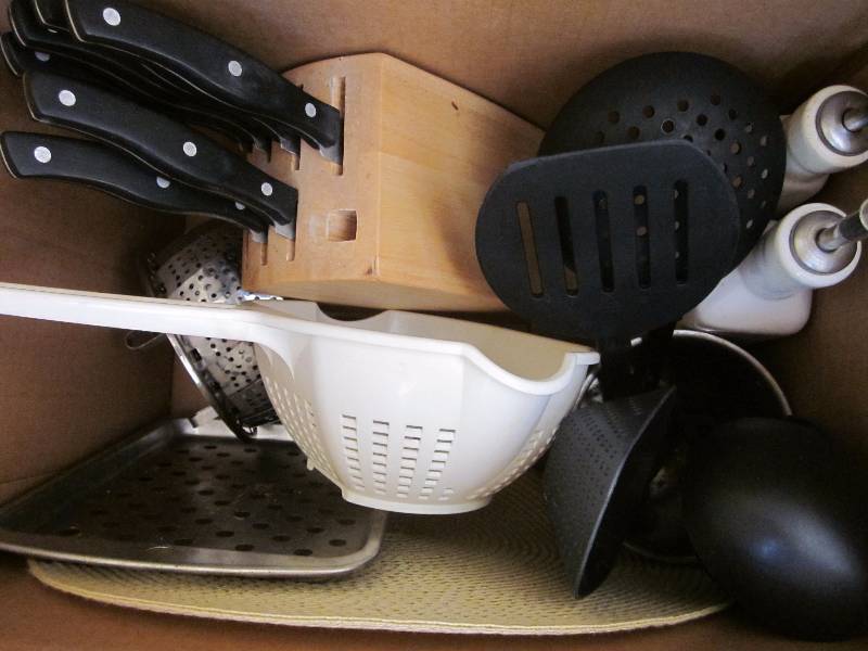 lot 58 image: 3 boxes kitchenware