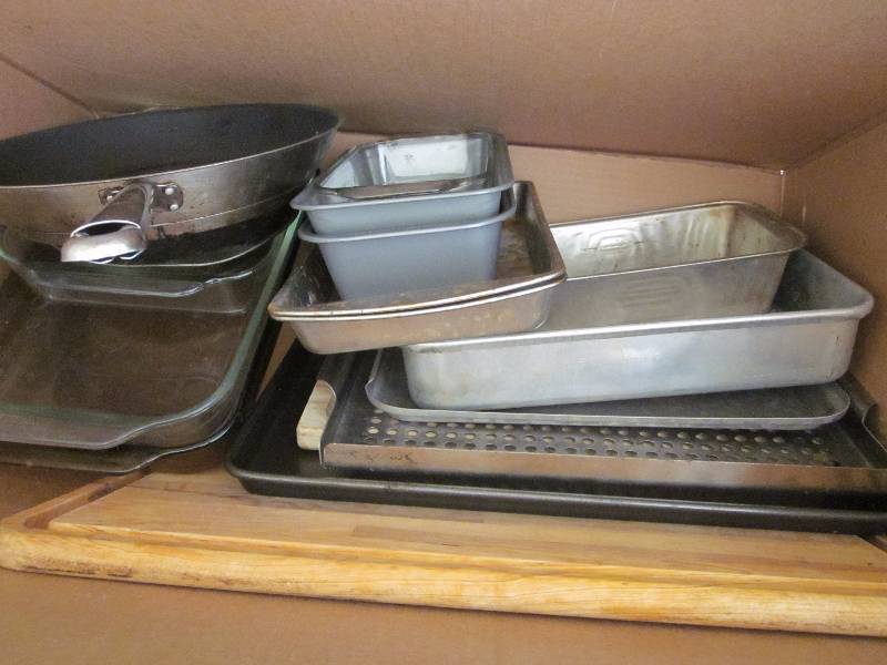 lot 59 image: 3 boxes kitchenware