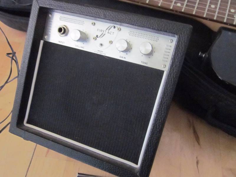 lot 66 image: Electric Guitar, Case, Amp, Stand, Cords