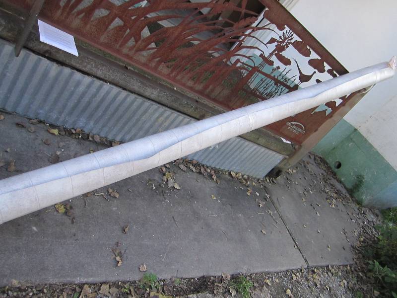 Roll of new vinyl floor covering, a...