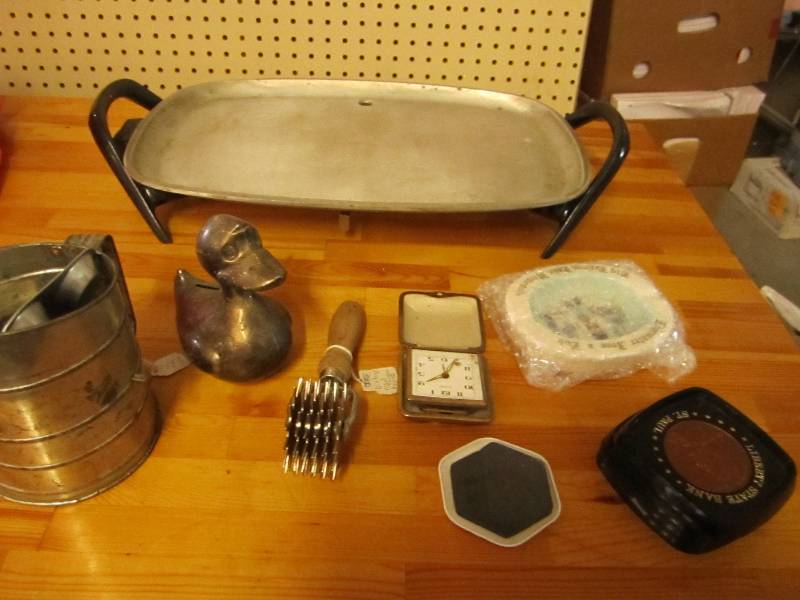 Vintage household and decorative it...